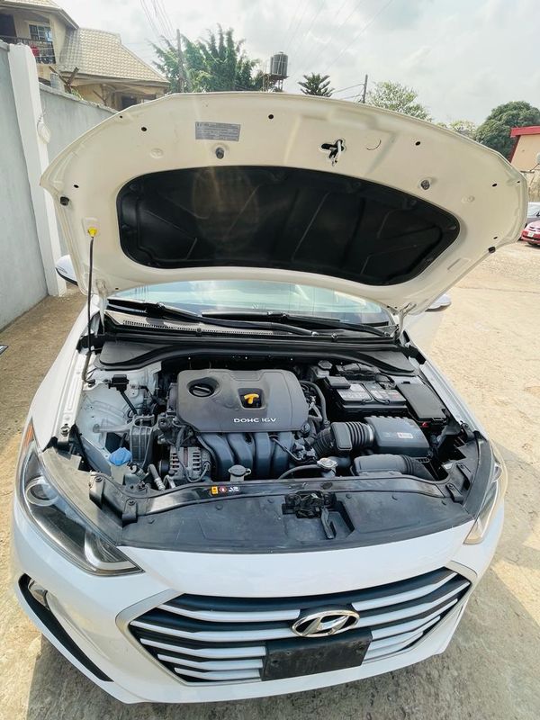 Thumbnail 2 of 2017 Hyundai Elantra SE